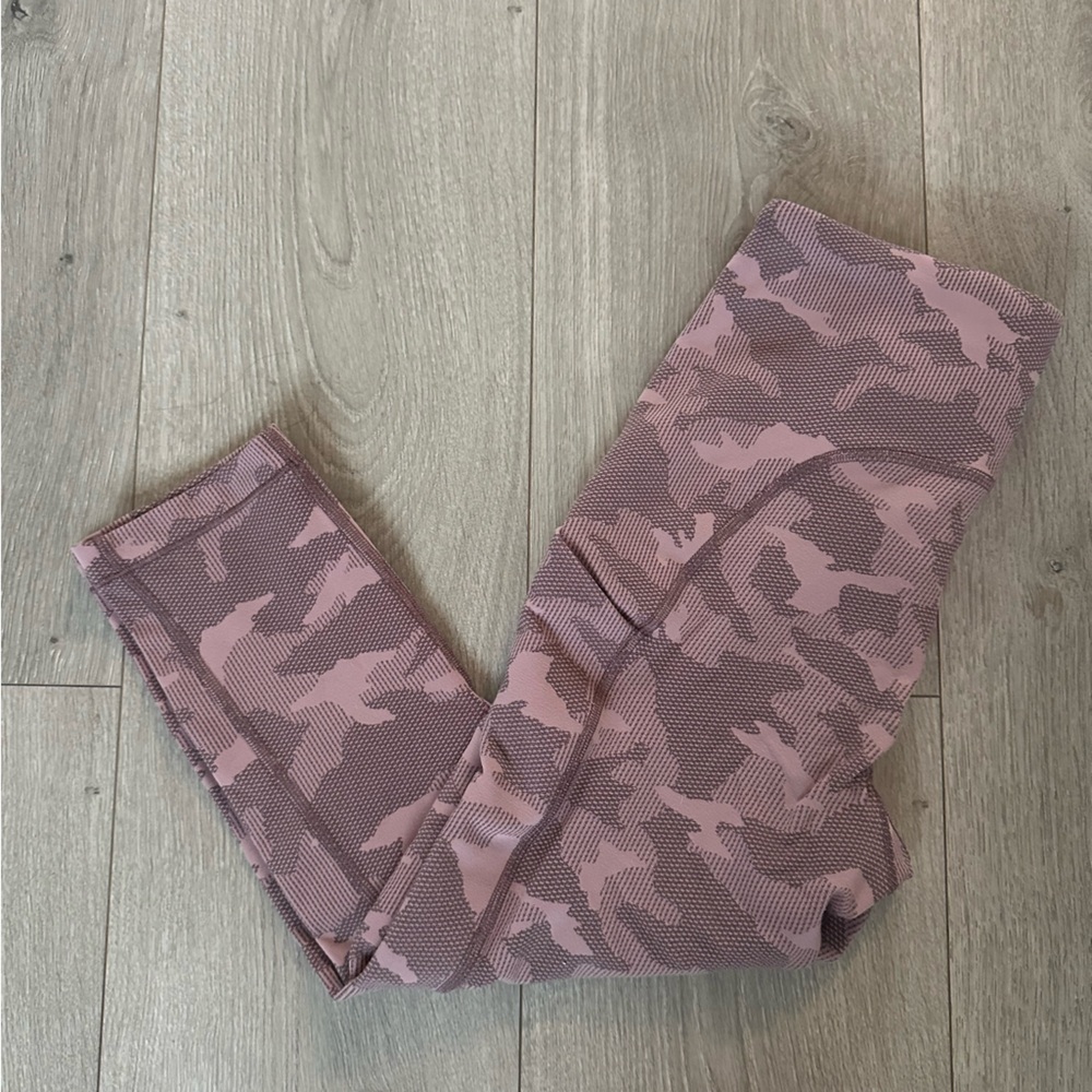 Athleta Cropped Leggings in Pink Camo w/ Pockets